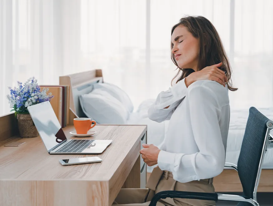 Singapore Food Courts and Spine Comfort: How Long Queues, Low Stools and Phone Use Affect Your Posture Singapore Food Courts and Spine Comfort How Long Queues, Low Stools and Phone Use Affect Your Posture
